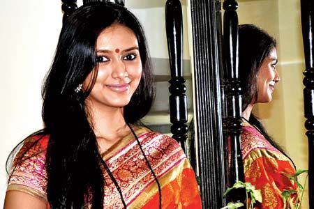 pallavi-subhash-marathi actress 1
