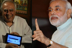 Sibal gifts Akash tablet to Modi after taunt